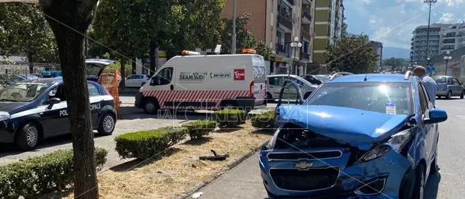 Rende, incidente in centro città in prossimità di un incrocio