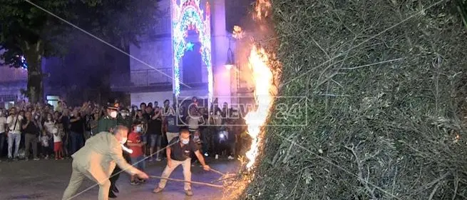 Cittanova, il vescovo vieta la festa ma i riti civili per San Rocco non si fermano