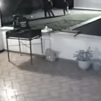 Turiste 15enni drogate e violentate dal branco: «Non chiamate la polizia. Rovinate la festa»