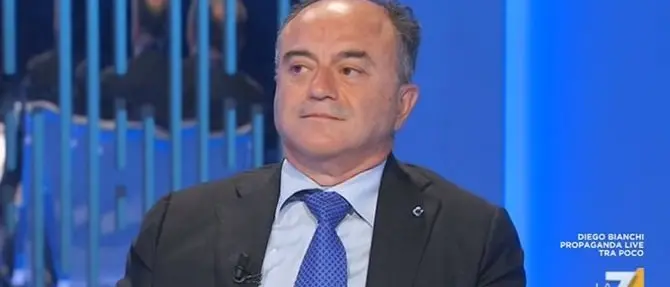 «Come si vive 30 anni sotto scorta?», Gratteri si emoziona e non risponde alla Gruber