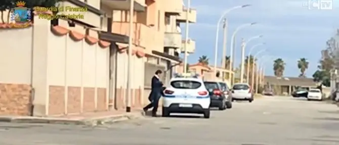 Assenteismo, arrestati 3 vigili di Gioia Tauro: 9 in totale gli indagati, 7 sono agenti