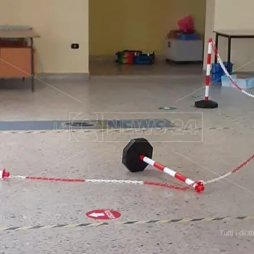 Spezzano Albanese, vandali irrompono in una scuola: è la terza volta in un anno