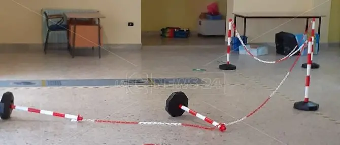 Spezzano Albanese, vandali irrompono in una scuola: è la terza volta in un anno