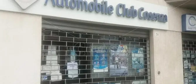 Cosenza, furto in pieno giorno nella sede Aci: rubati 10mila euro