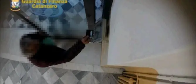 Furbetti all'Asp di Catanzaro: sospesi alcuni dipendenti e avviato il recupero somme