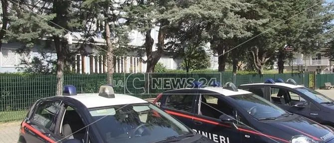 Rende, trovati 2 chili di eroina nascosti nel parcheggio del centro commerciale