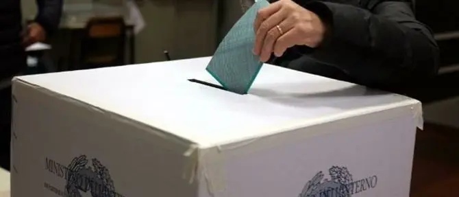 Elezioni e referendum, urne aperte: in Calabria 72 comuni al voto per le amministrative