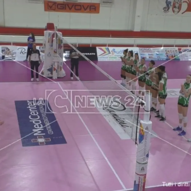 Pallavolo femminile A2, esordio amaro per la Volley Soverato: sconfitta in casa dal Vallefoglia