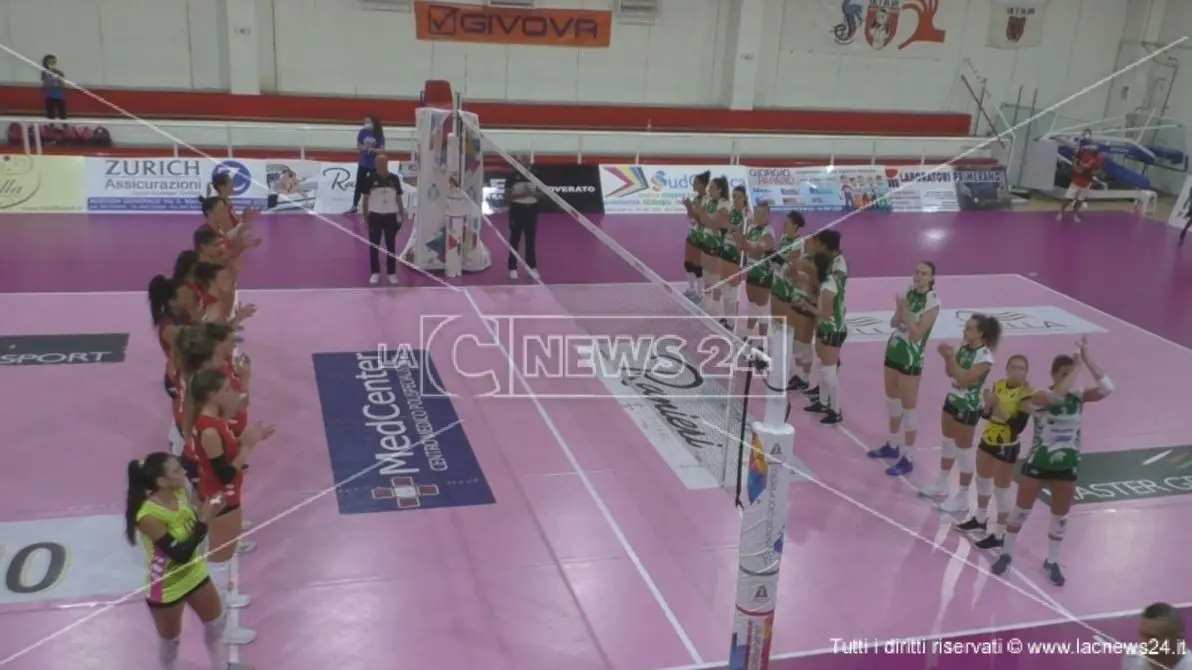 Pallavolo femminile A2, esordio amaro per la Volley Soverato: sconfitta in casa dal Vallefoglia