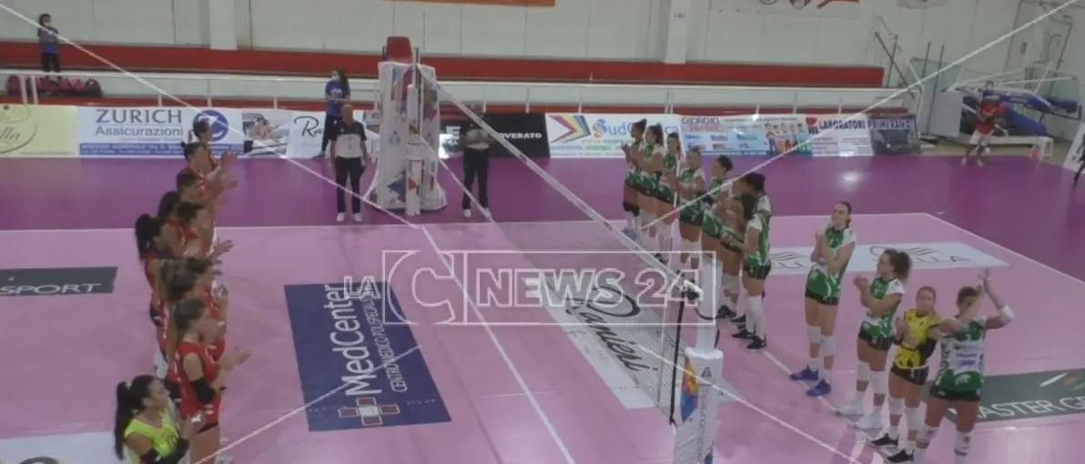 Pallavolo femminile A2, esordio amaro per la Volley Soverato: sconfitta in casa dal Vallefoglia