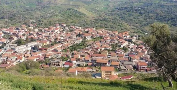 Coronavirus: focolaio a Stefanaconi, l’apertura delle scuole slitta al 28 settembre