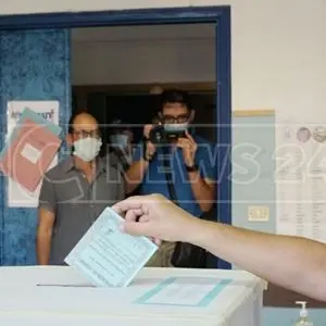 Referendum ed elezioni comunali in Calabria: alle 19 l'affluenza si ferma al 22,8% e 33,8%