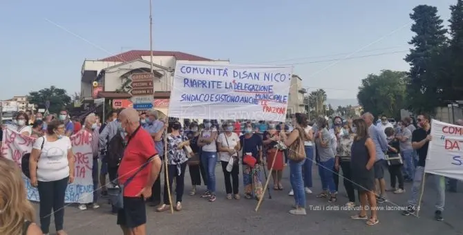 Corigliano-Rossano, presidio di protesta a Cantinella: blocco allo svincolo