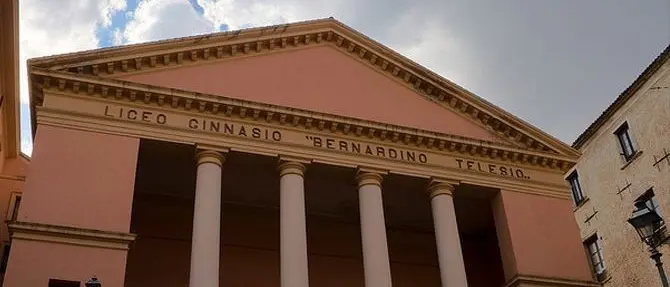 Provincia di Cosenza, sospensione punti ristoro nelle scuole: il Telesio protesta