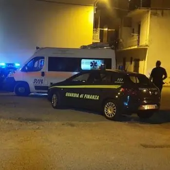 Gizzeria, minaccia di darsi fuoco davanti ai seggi: intervengono i militari