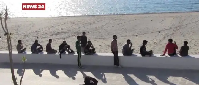 Migranti, in 50 sbarcano a Monasterace: tra loro anche donne e bambini