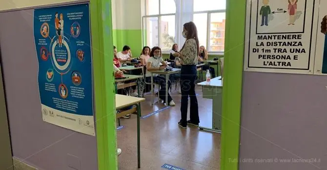 Scuola al via anche a Catanzaro, l'emozione di ritrovarsi in classe