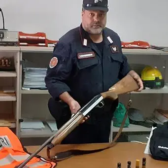 Spara ad un cinghiale fuori stagione: cacciatore denunciato nel Cosentino