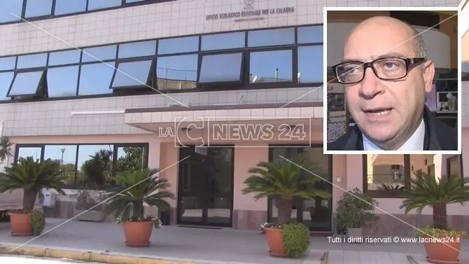 Cosenza, Ufficio scolastico nel caos: il dirigente esautorato dalle funzioni