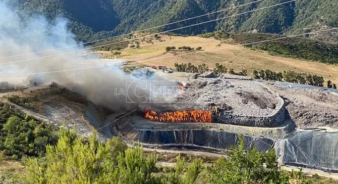 San Giovanni in Fiore, incendio nella discarica di Vetrano: in arrivo i mezzi aerei