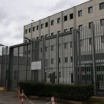 Carcere di Castrovillari, detenuto si toglie la vita in cella: la denuncia del Sappe