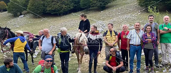 Faggeta di Pollinello con vista Unesco, ispettori entusiasti di boschi e paesaggi