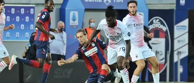 Serie A, a Crotone passa il Milan: Kessie e Diaz decidono il match