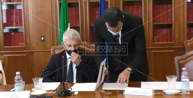 Commissione antimafia a Catanzaro, Morra: «Tra i calabresi tanti evasori fiscali»