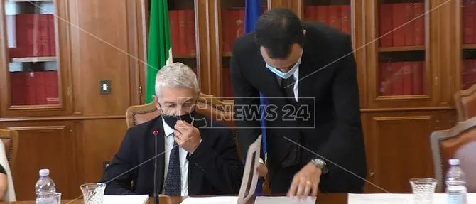 Commissione antimafia a Catanzaro, Morra: «Tra i calabresi tanti evasori fiscali»