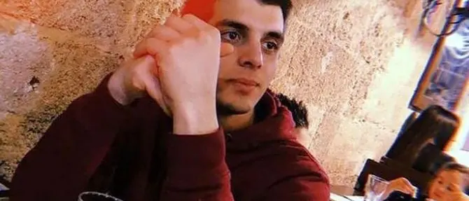 Fidanzati uccisi a Lecce, 21enne confessa: «Sono stato io. Erano troppo felici»