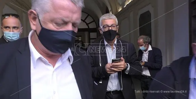 Commissione antimafia a Catanzaro, Morra: «Emerse situazioni imbarazzanti per lo Stato»