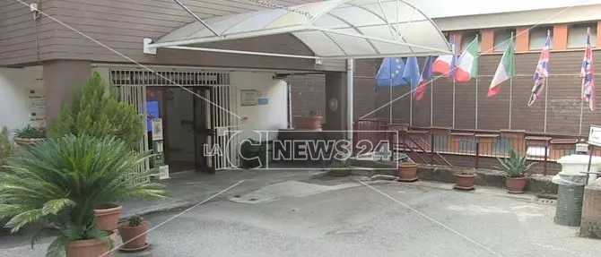 Coronavirus, alunna del Telesio di Cosenza positiva: nessun contagio tra i compagni