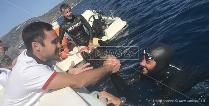 Apnea, nuovo record mondiale di Homar Leuci nelle acque di Soverato