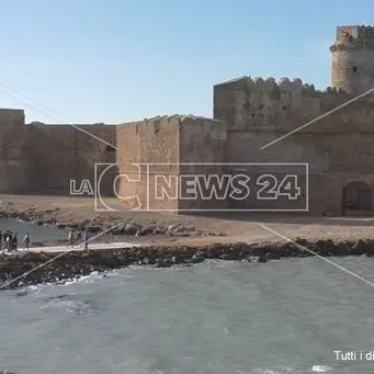 Isola Capo Rizzuto, Le castella aperta in inverno ma solo nel weekend