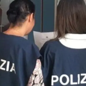 Catanzaro, picchia moglie e figlia per anni: polizia arresta un 60enne