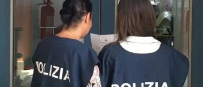 Catanzaro, picchia moglie e figlia per anni: polizia arresta un 60enne