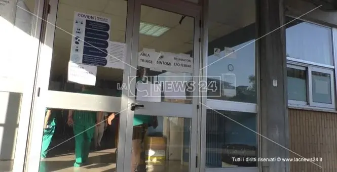 Coronavirus, a Gioia paziente positivo entra in ospedale. I medici: «In balia degli eventi»