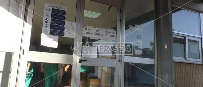Coronavirus, a Gioia paziente positivo entra in ospedale. I medici: «In balia degli eventi»