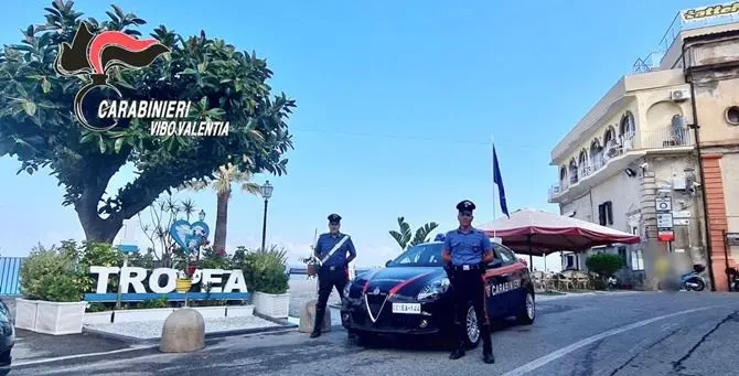 Tropea, furti nelle case e riciclaggio di auto: eseguite 16 misure cautelari