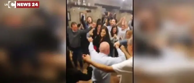 Il Pd di Catanzaro contro Santelli: «La Calabria soffre e lei balla la tarantella»