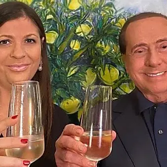 La Santelli si dimetta invece di continuare a ballare tarantelle sulle spalle dei calabresi