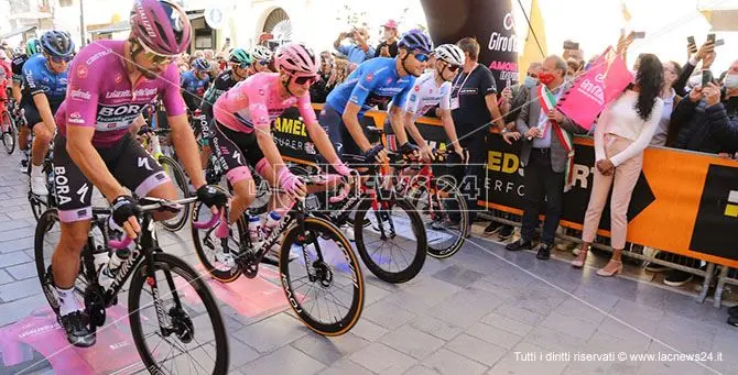 Il Giro d’Italia saluta la Calabria: gran festa per la ripartenza da Castrovillari