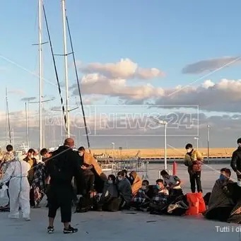 Altro sbarco nella Locride, 50 migranti arrivati al porto di Roccella Jonica