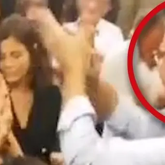 Tarantella Santelli, il M5s: «Un imputato di Stige alla festa, suicidio politico»