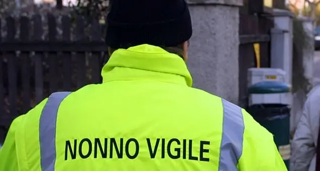 Jonadi, pubblicato il bando per chi vuole aderire all'iniziativa di volontariato “Nonno\u00A0Vigile”\n