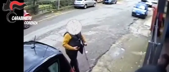 Scoperto falso invalido, un arresto a Torano Castello: è accusato anche di spaccio