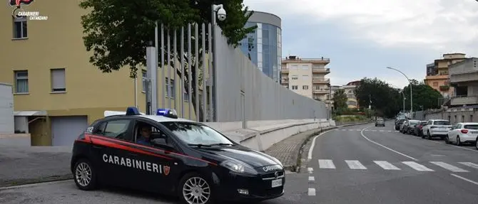 Sorpresi a rubare in un cantiere, tre arresti nel campo rom di Scordovillo