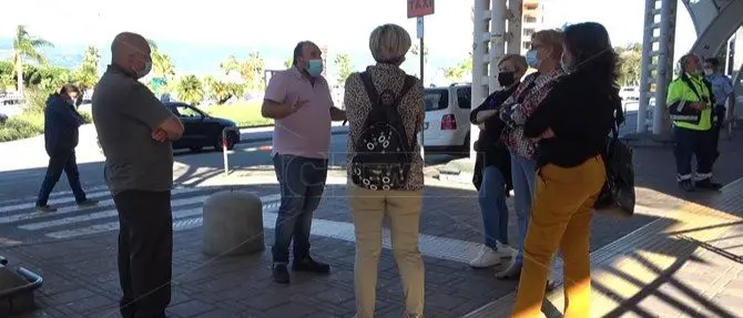 Lamezia, i lavoratori dell’aeroporto chiedono aiuto: «Vogliamo lavorare»