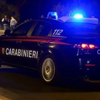 Cosenza, pregiudicato fugge e spara ai carabinieri: arrestato dopo un lungo inseguimento