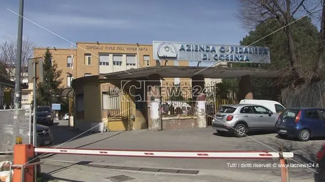 Cosenza, nuovo ricovero per Covid-19: è un dipendente in servizio nell'ospedale